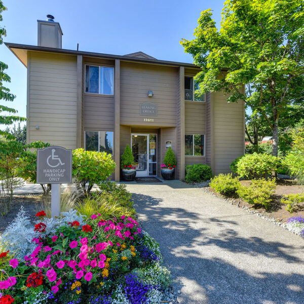 Eagles landing exterior2